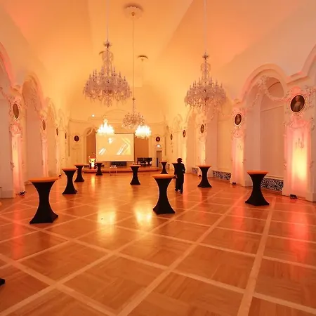Pentahotel Hotel 4*